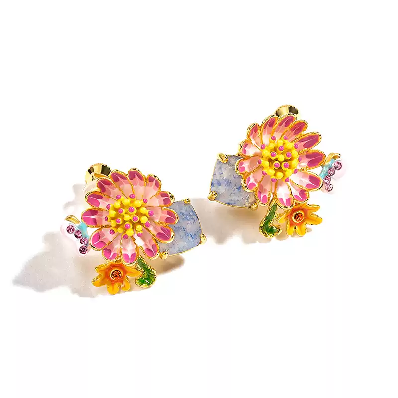 Juicy Grape Daisy Earrings - Charming Floral Jewelry for Summer & Beyond